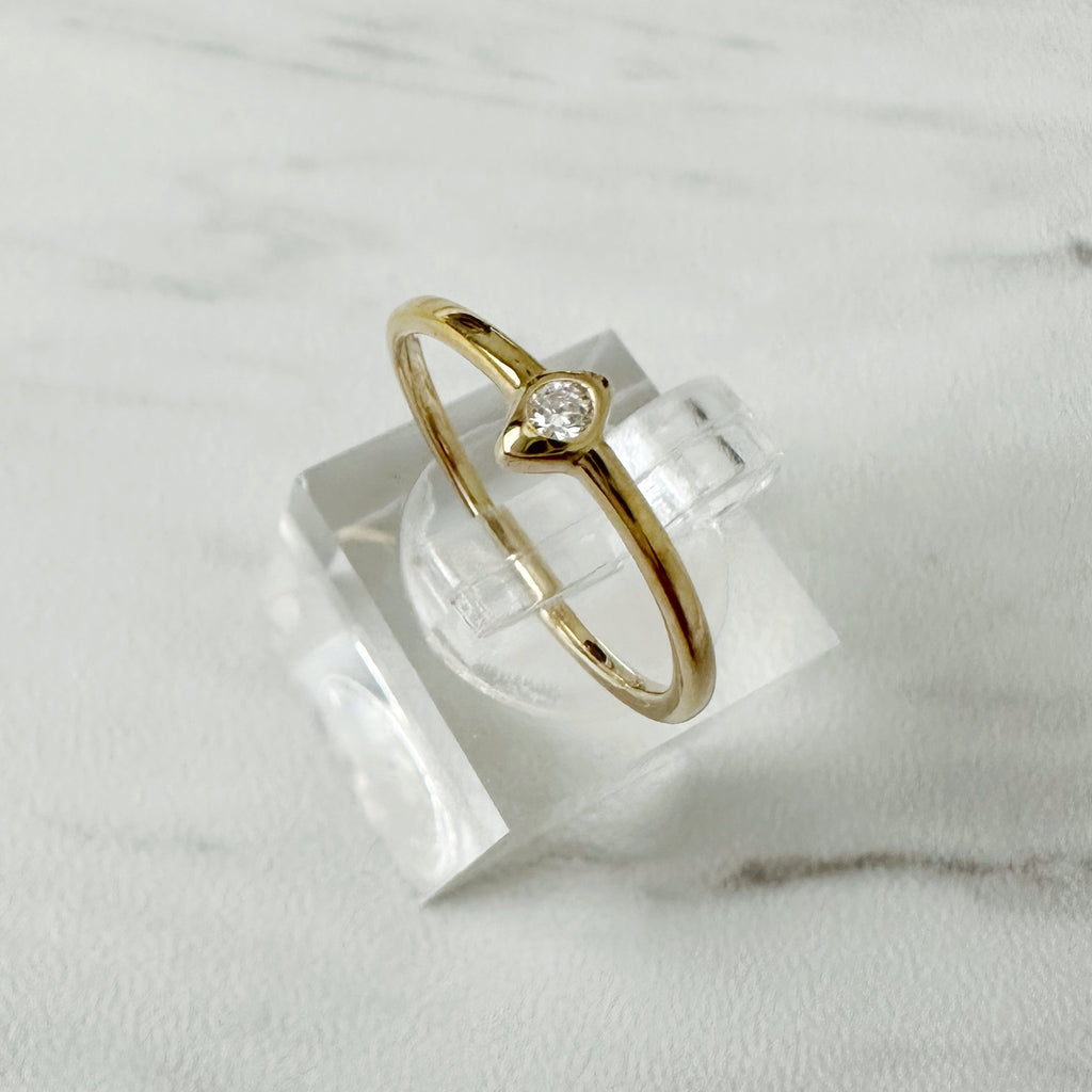 Lulu Tiny Crystal Ring