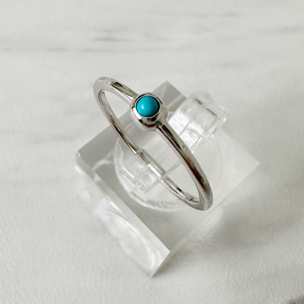 Lulu Tiny Crystal Ring