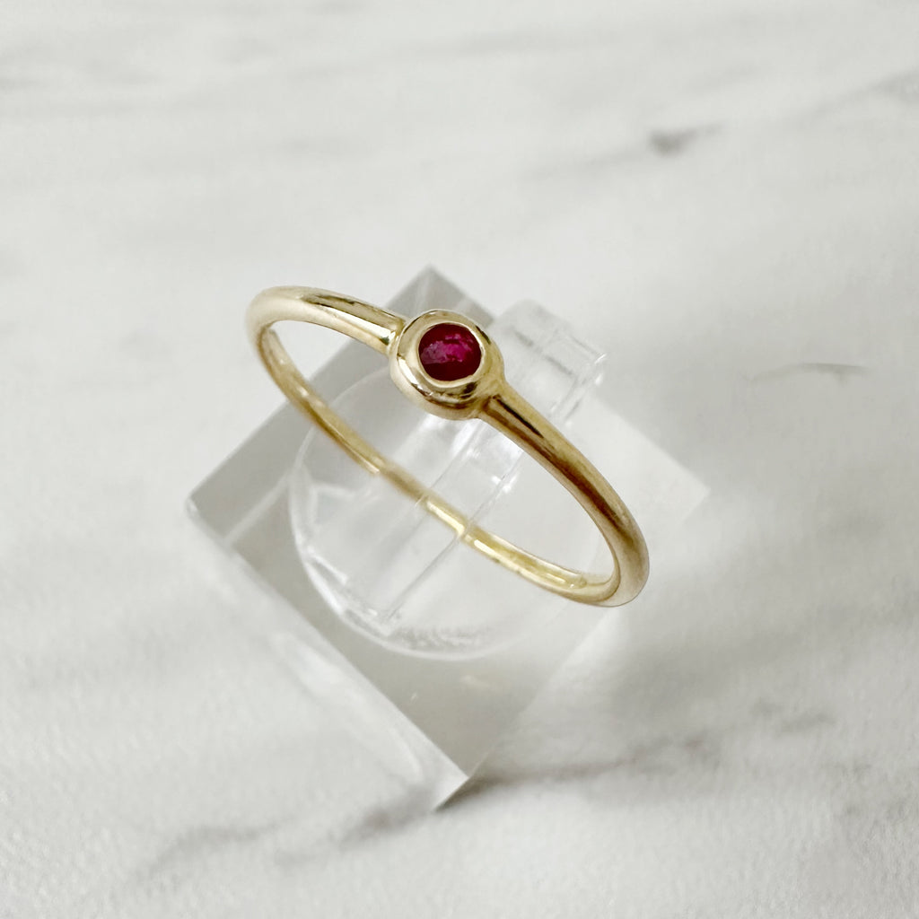 Lulu Tiny Crystal Ring