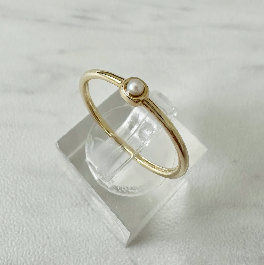 Lulu Tiny Crystal Ring